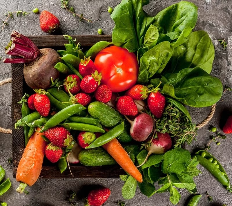 Valeurs et cuisine les légumes fruits baies herbes fraîches de Cheffe Aurore Lucas